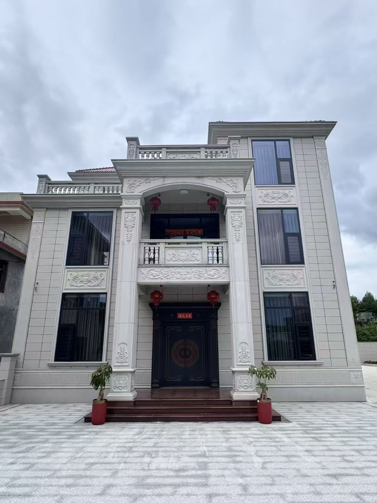 甘肃 芝麻白石材别墅干挂案例展示